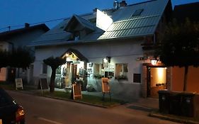 Hostel Piero